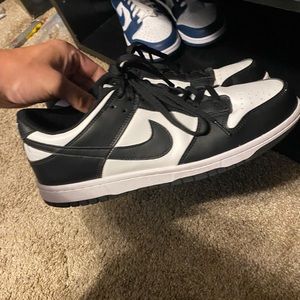Nike dunk low black and white